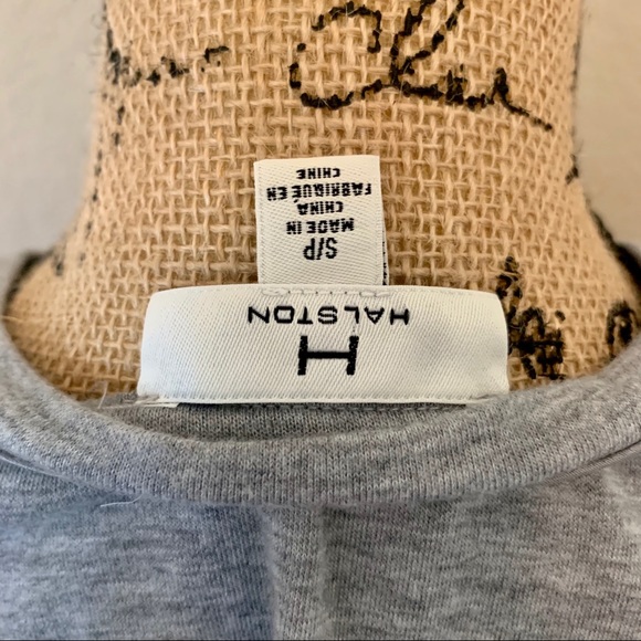 H by HALSTON : Grey V-Neck Sweater EUC - Picture 5 of 10